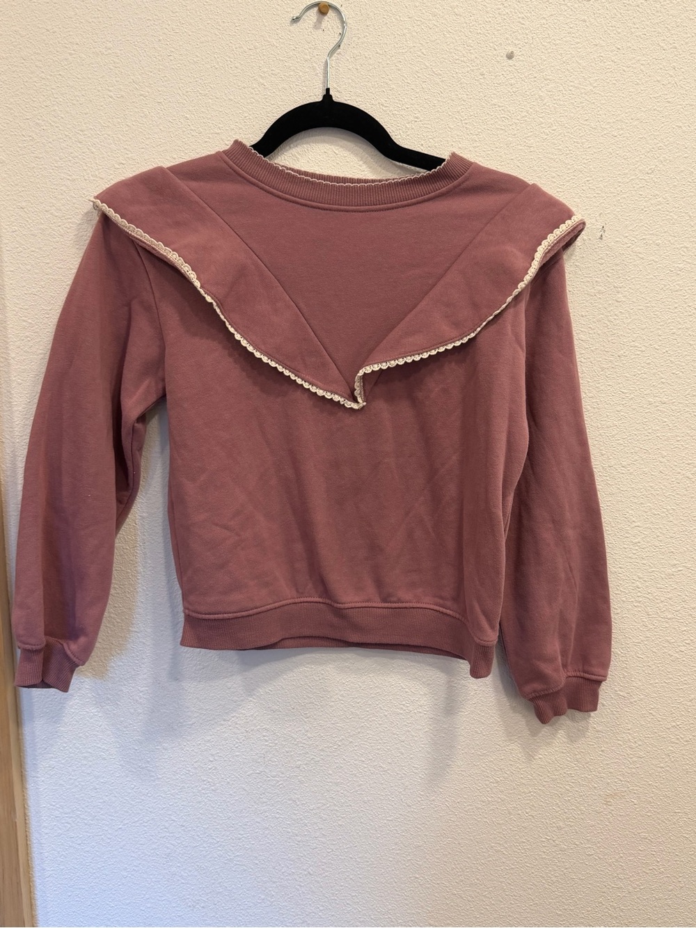 H&M Dusty Mauve Crewneck Sweatshirt with White Trim